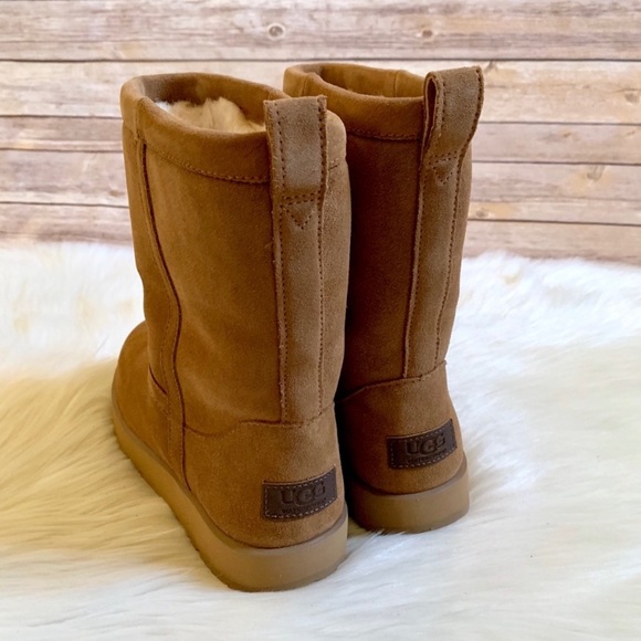 UGG Chestnut Classic Short Waterproof Boots - Picture 6 of 8